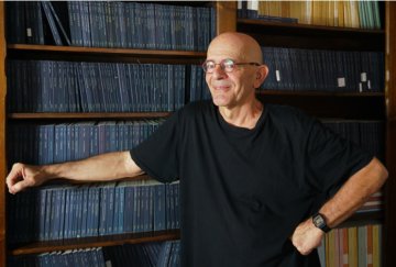 Andrej Longo